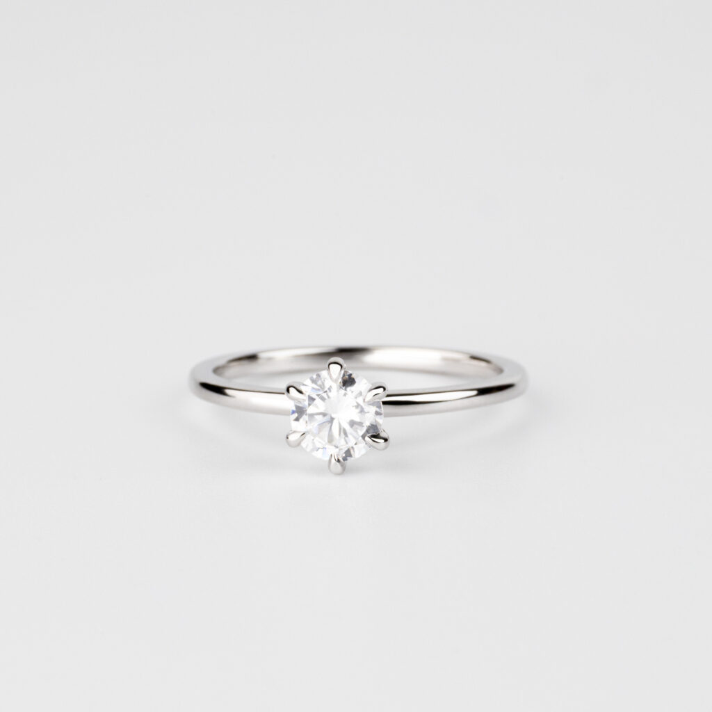 Alma – Förlovningsring i 18k Gulguld med diamant