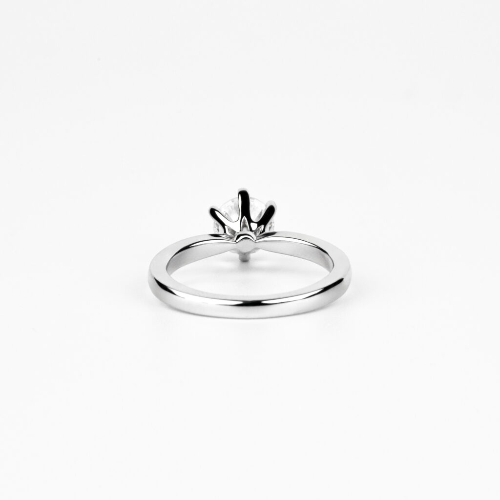 Alva – Förlovningsring i 18k Roséguld med diamant