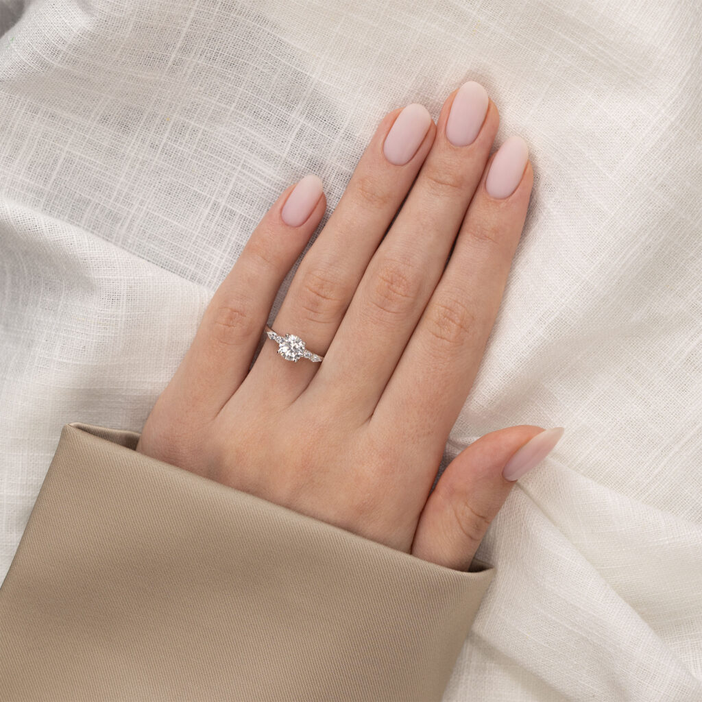 Ambra – Förlovningsring i 18k Gulguld med diamant