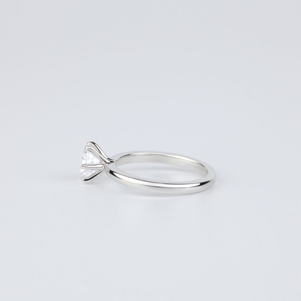 Melanie – Förlovningsring i 950 Platina med diamant