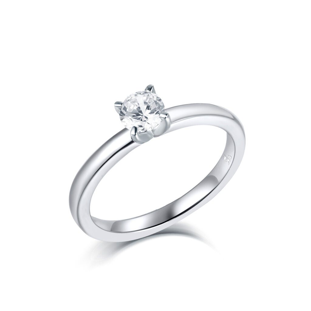 Astrid – Förlovningsring i 950 Platina med diamant