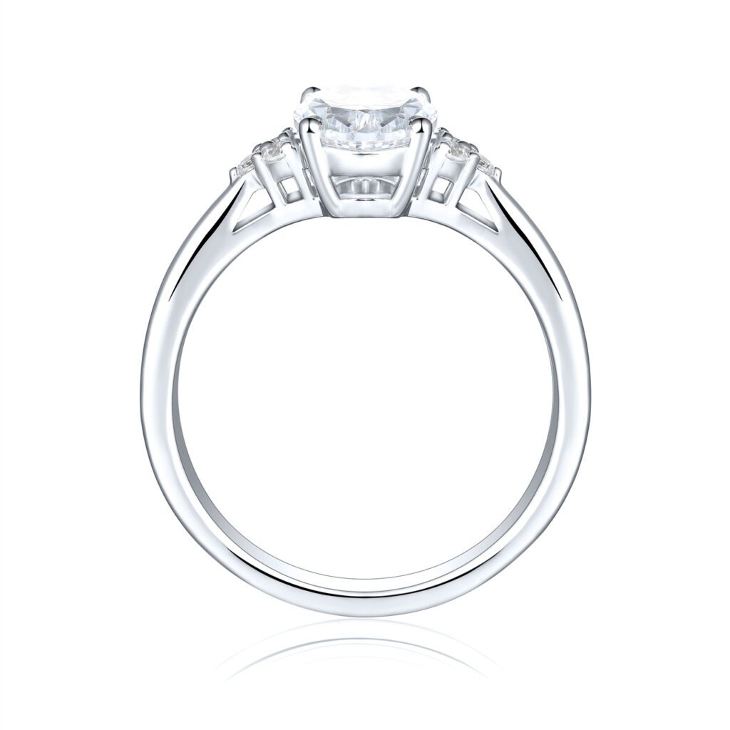 Eliora Oval – Förlovningsring i 18k Vitguld med diamant