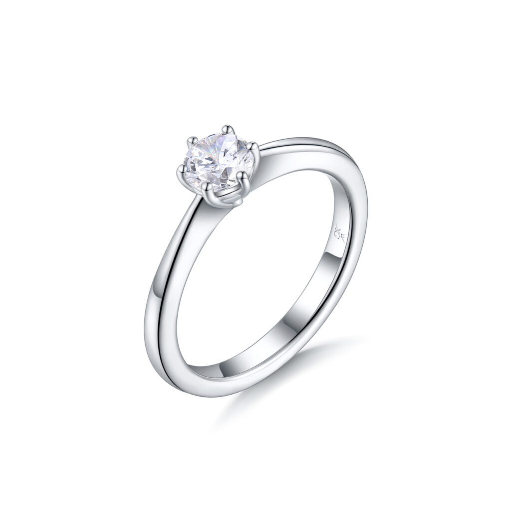 Lucy – Förlovningsring i 18k Vitguld med diamant