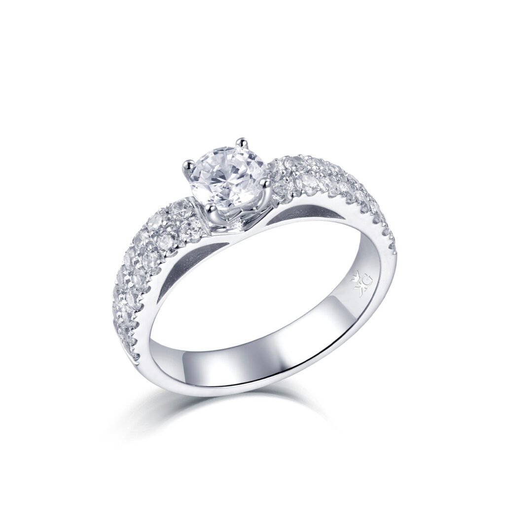 Alexa – Sidostensring med diamanter i 18k Vitguld