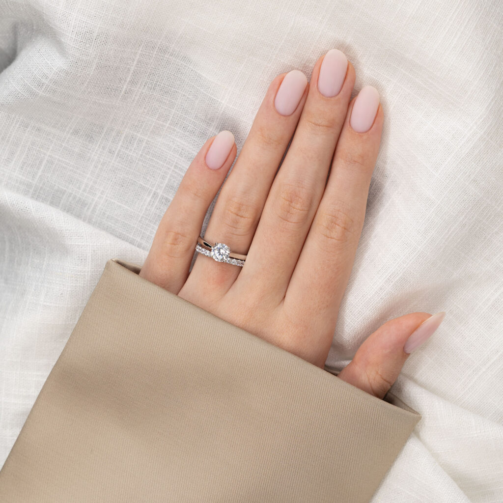 Amina – Förlovningsring i 18k Gulguld med diamant