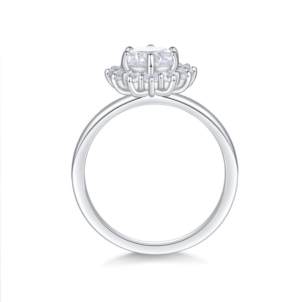 Brigette – Haloring i 18k Vitguld med diamant