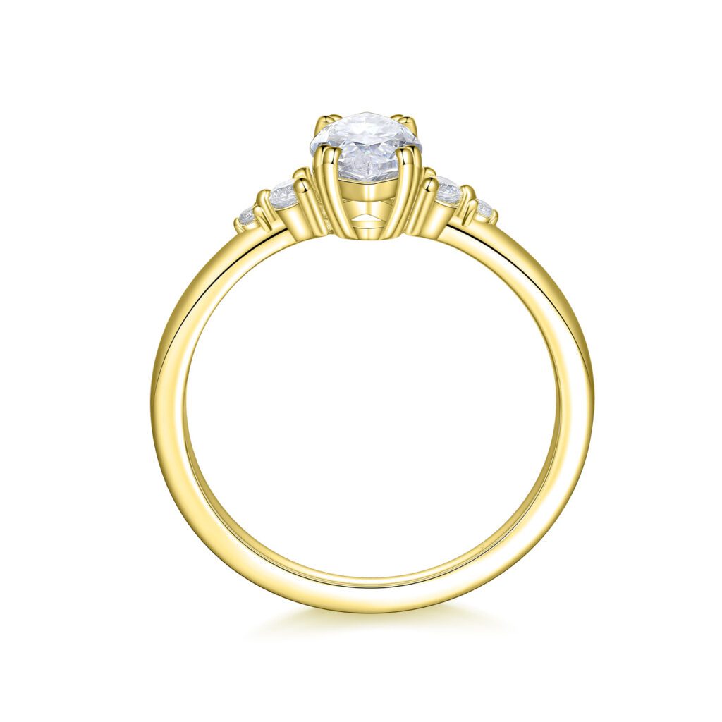 Denise – Flerstensring med diamanter i 18k Gulguld