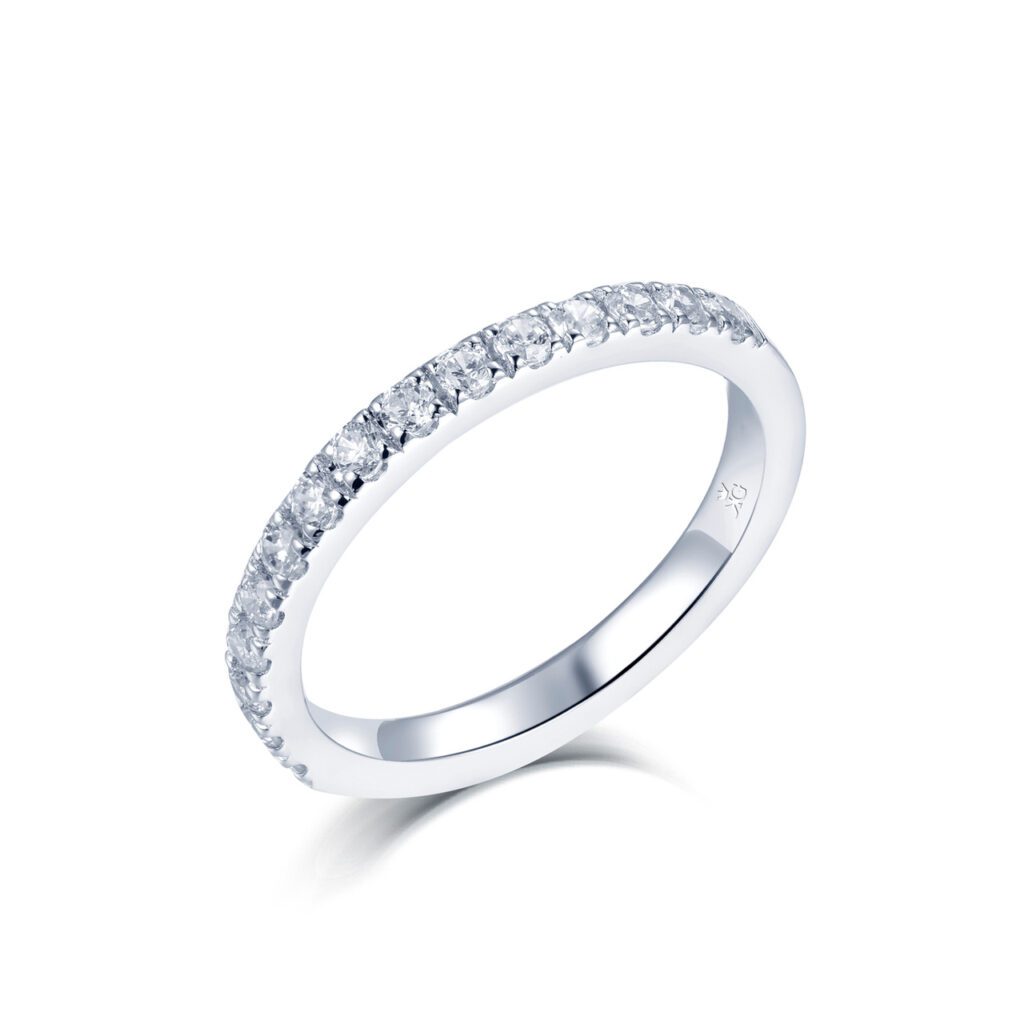 Eden 0.38 carat – Elegant Halvallians i 18k Vitguld med diamanter