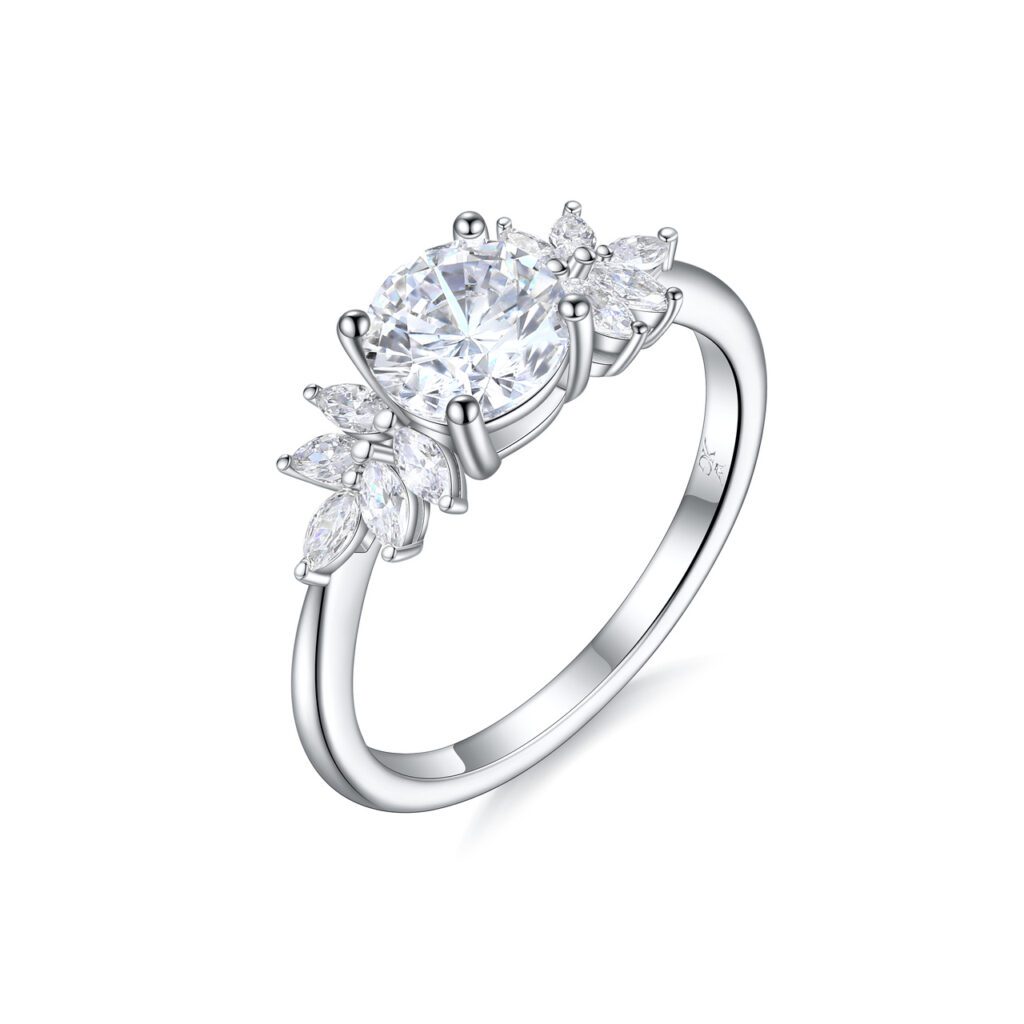 Evita – Flerstensring med diamanter i 950 Platina