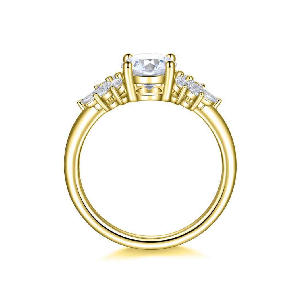 Evita – Flerstensring med diamanter i 18k Gulguld