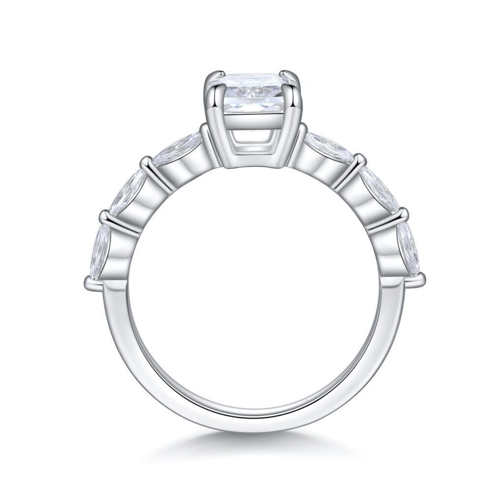 Fiona – Sidostensring med diamanter i 950 Platina