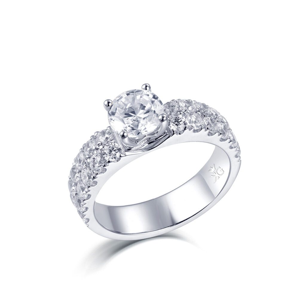 Frida – Sidostensring med diamanter i 950 Platina