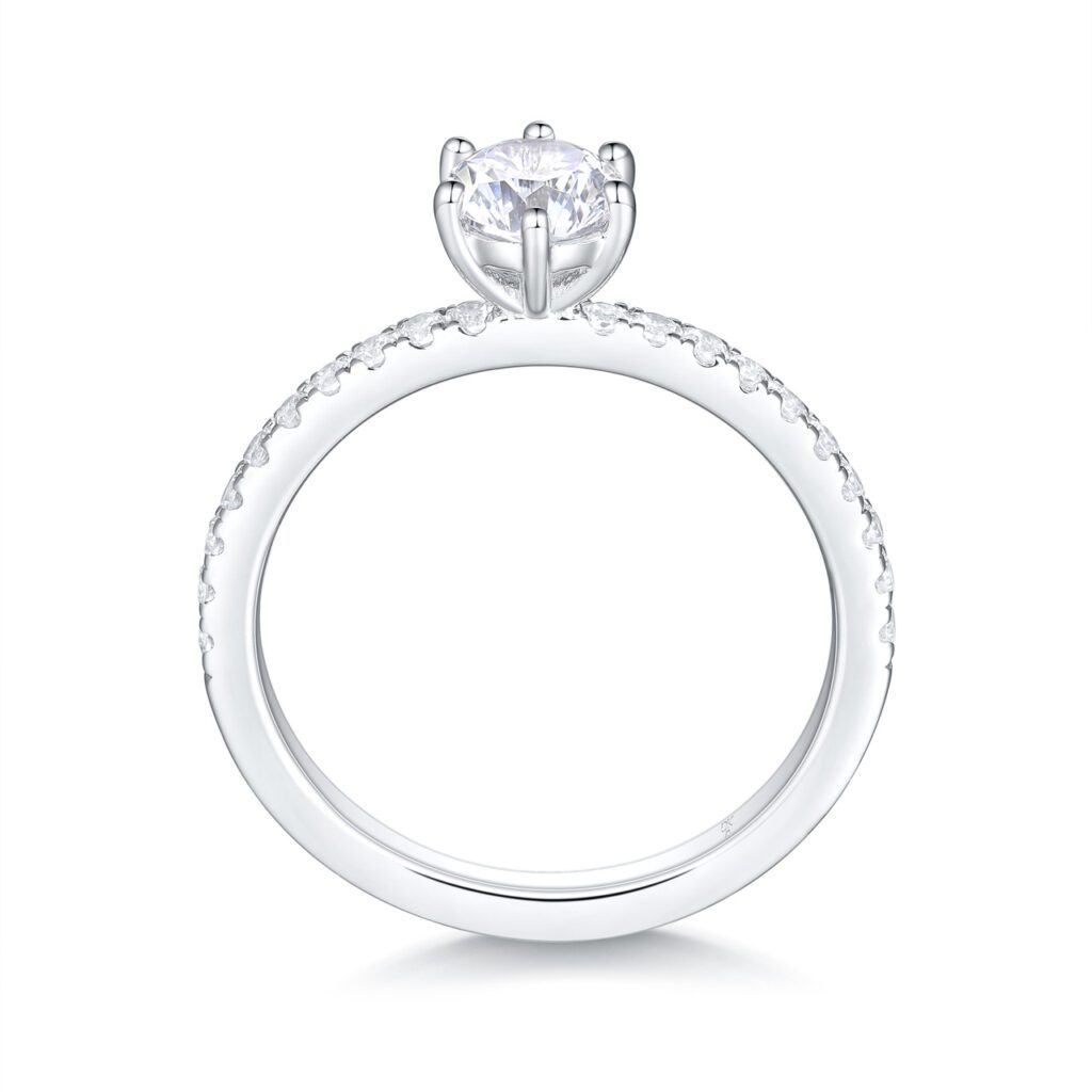 Gisele – Sidostensring med diamanter i 18k Vitguld