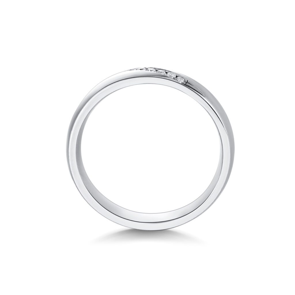 Gwen – Slät ring i 18k Vitguld