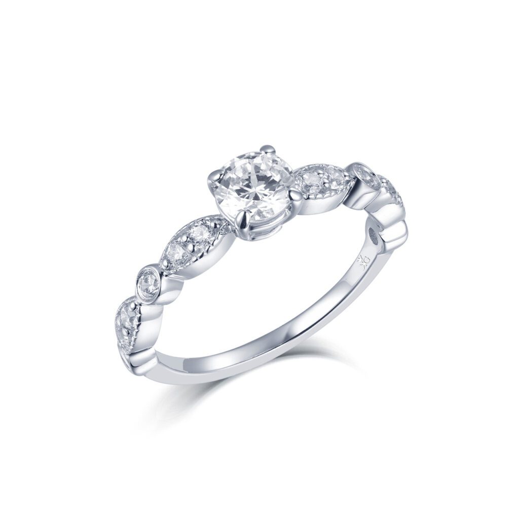 Jane – Sidostensring med diamanter i 18k Vitguld