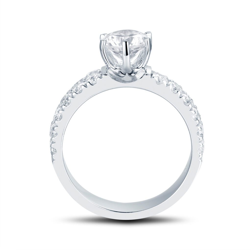 Lea – Sidostensring med diamanter i 950 Platina