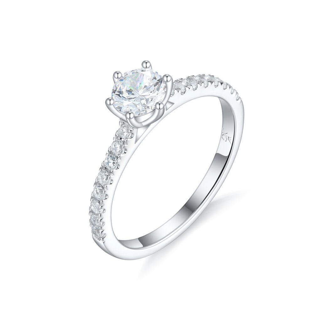 Lisette – Sidostensring med diamanter i 18k Vitguld