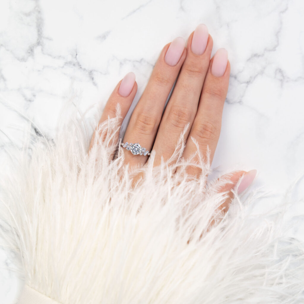 Michelle – Flerstensring med diamanter i 18k Gulguld
