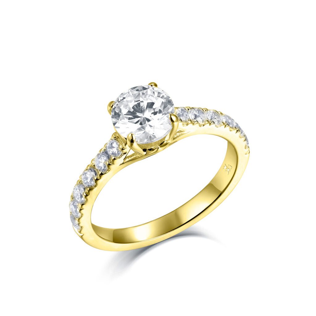 Mona – Sidostensring med diamanter i 18k Gulguld