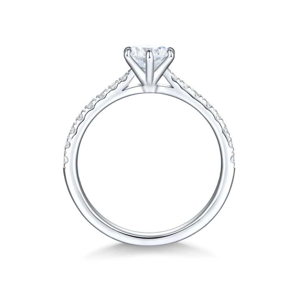 Nanja – Sidostensring med diamanter i 18k Vitguld