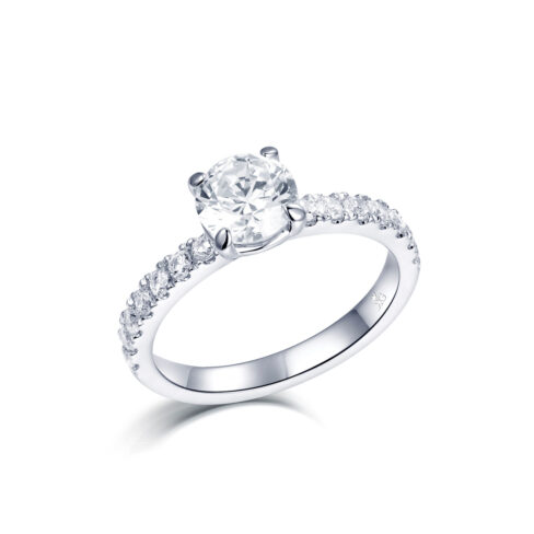 Romina – Sidostensring med diamanter i 18k Vitguld