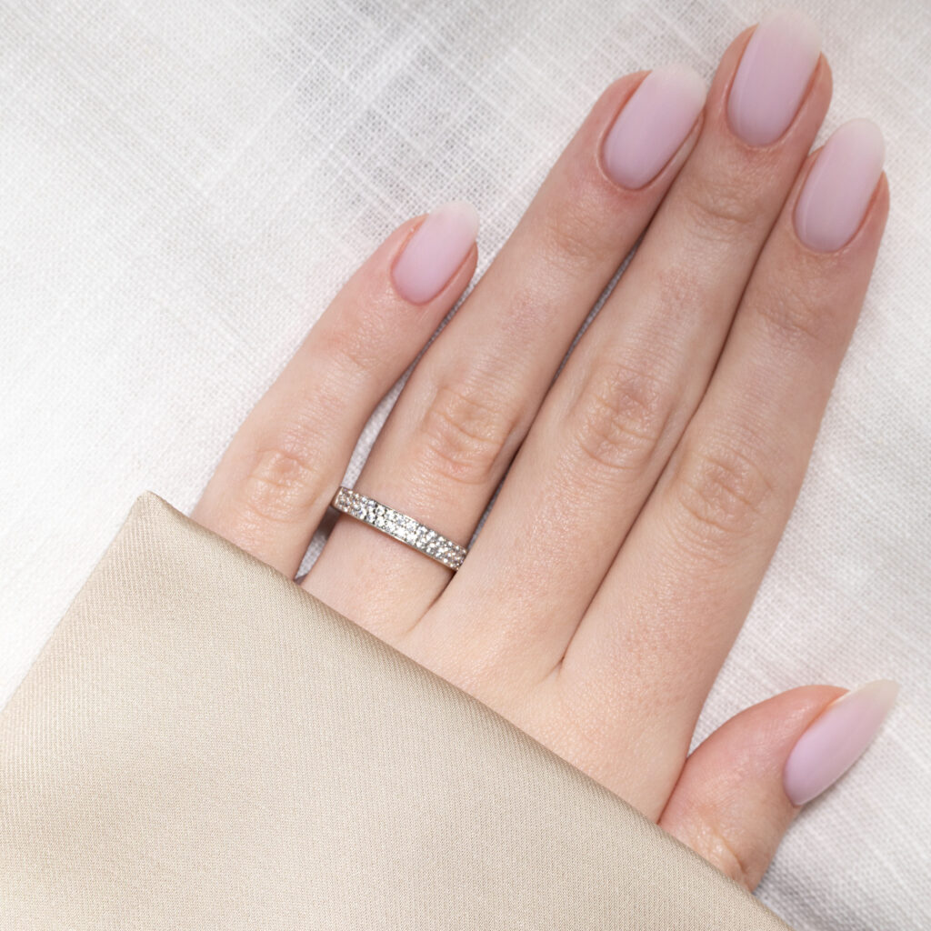 Savannah – Ring i 18k Roséguld med micropavéinfattade dubbla rader av diamanter