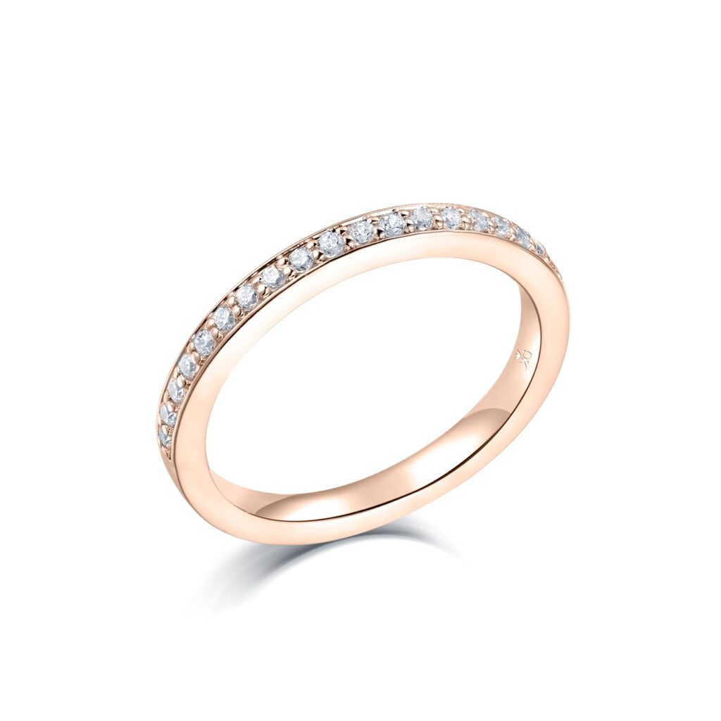 Signa – Elegant alliansring i 18k Roséguld med diamanter