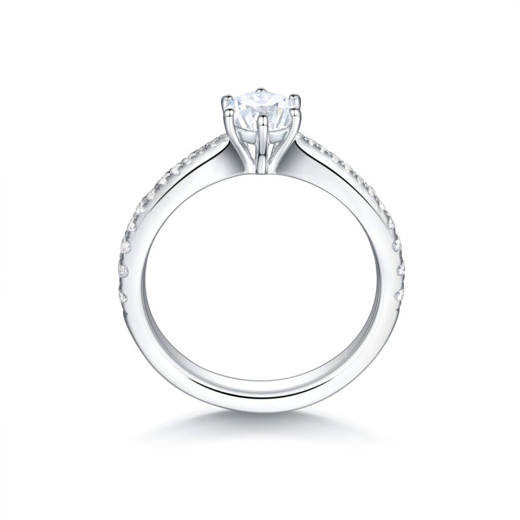 Stina – Sidostensring med diamanter i 18k Vitguld