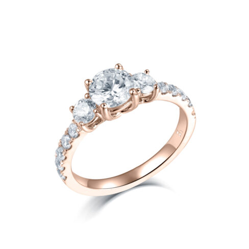 Cora – Ring i 18k Roséguld med tre centrala diamanter