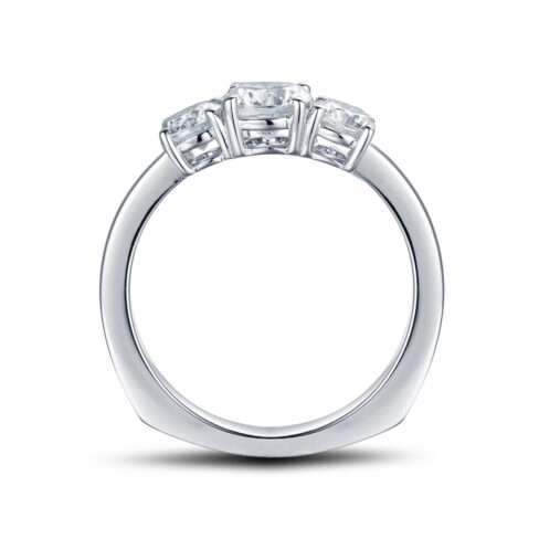Aurelia – Ring i 18k Vitguld med tre centrala diamanter - Bild 2