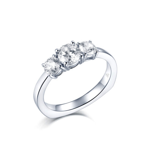 Aurelia – Ring i 18k Vitguld med tre centrala diamanter