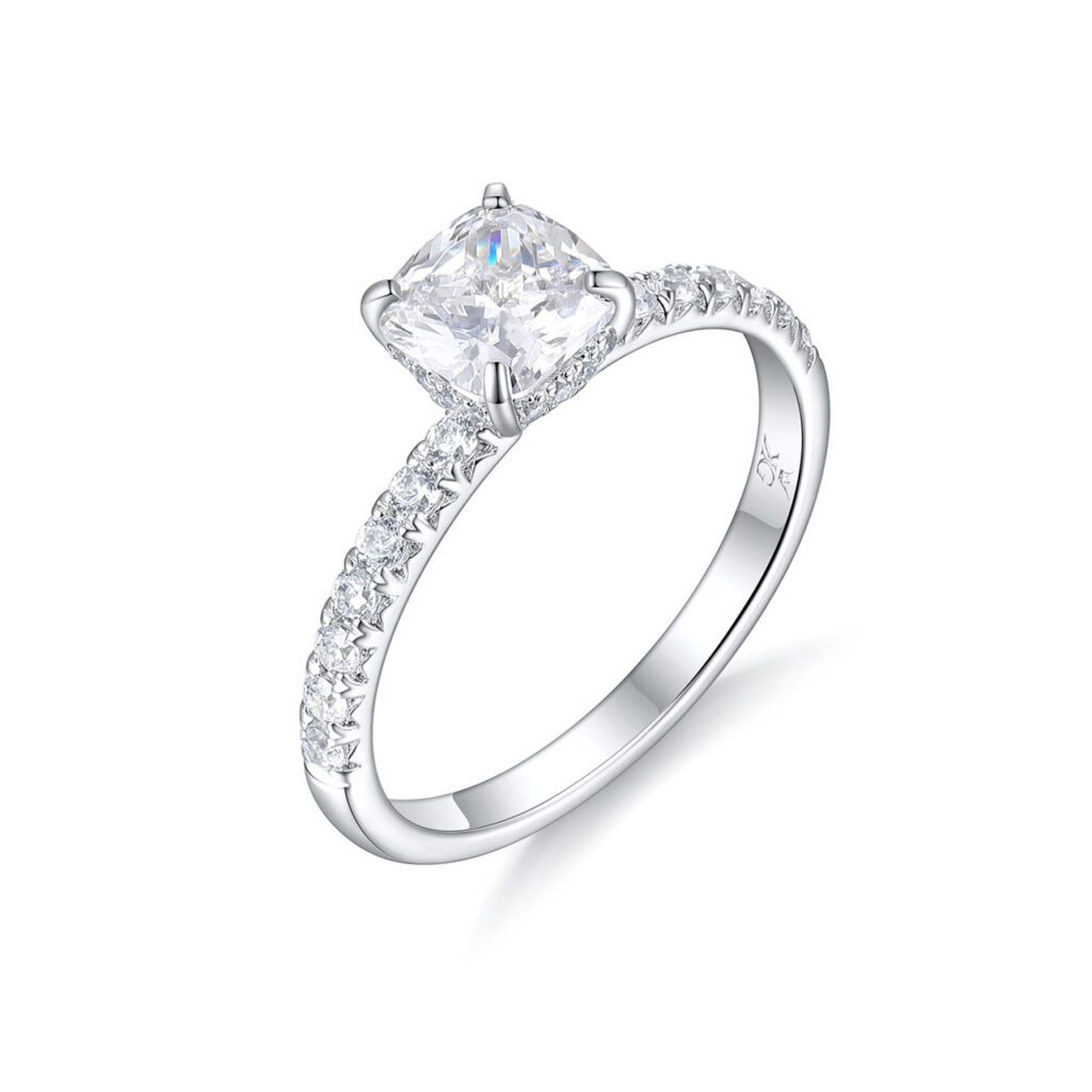 Giulia – Sidostensring med diamanter i 950 Platina