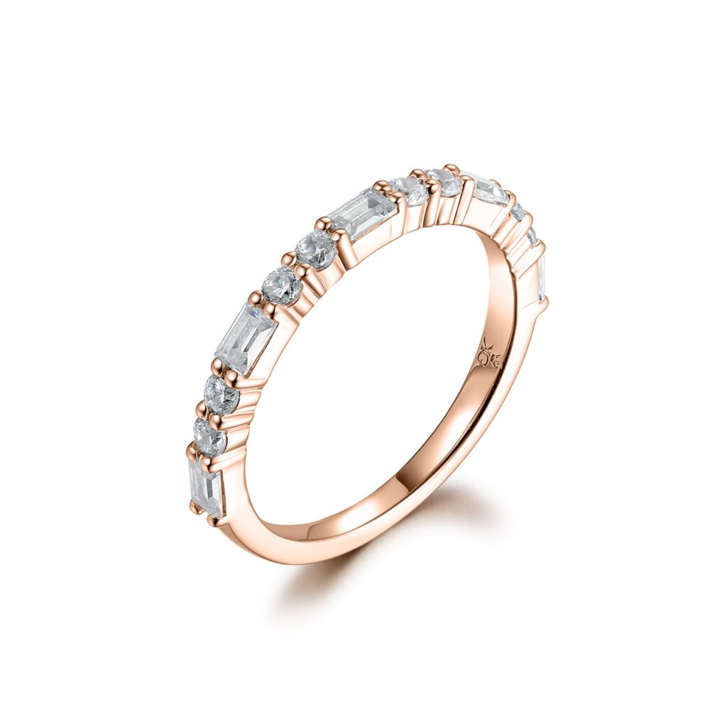 Leisa 0.64 carat – Halvallians med smaragd- och rundslipade diamanter i 18k Roséguld