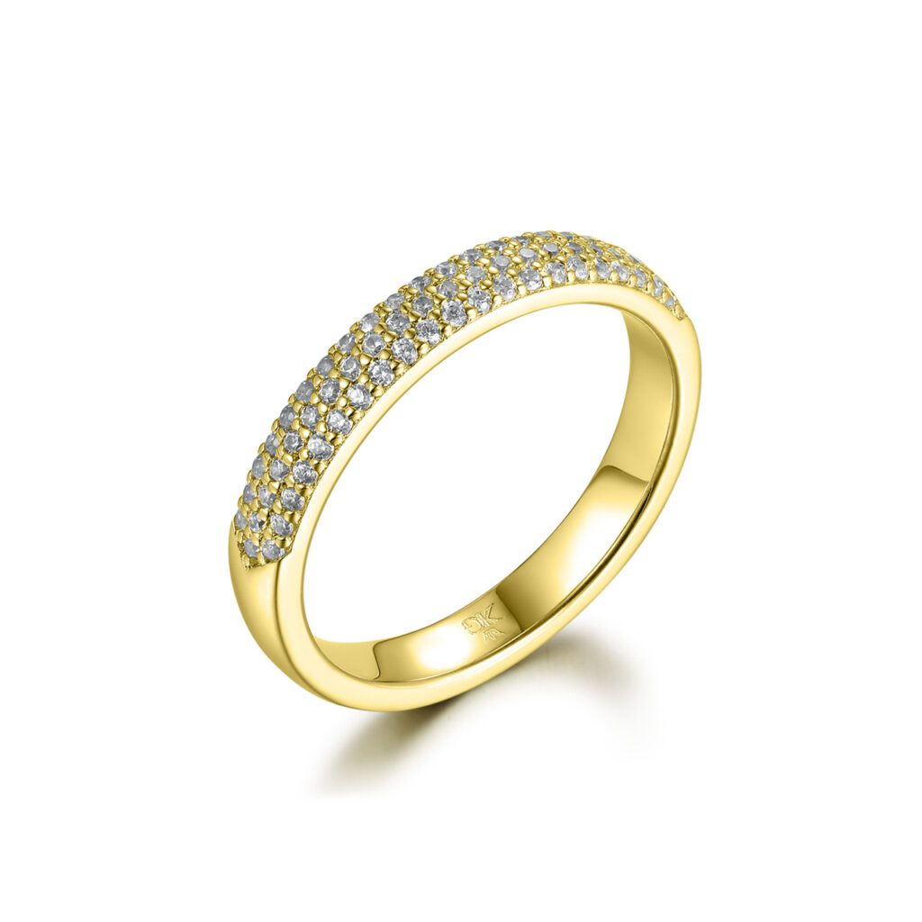 Quinn – Ring i 18k Gulguld med tre rader diamanter för maximal lyster