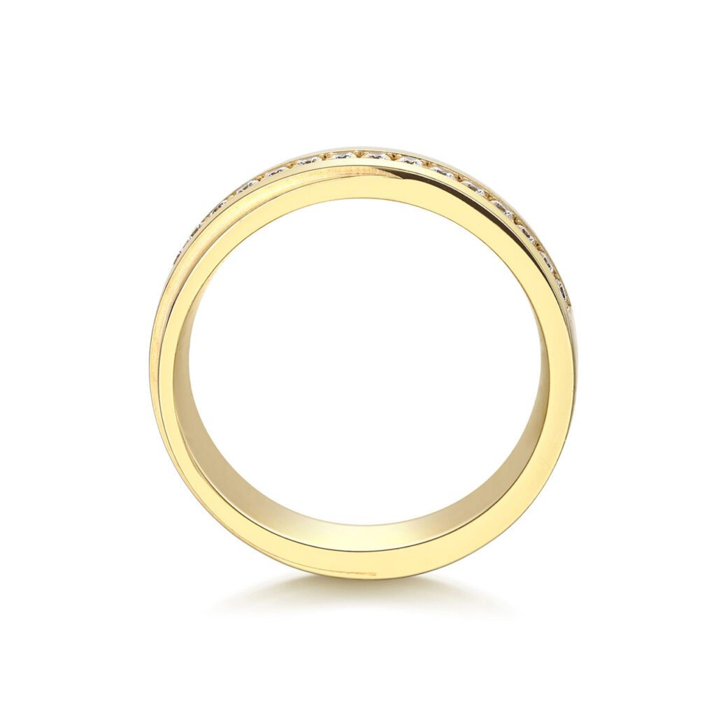 Ruth – Unik ring i 9k Gulguld med 15 diamanter