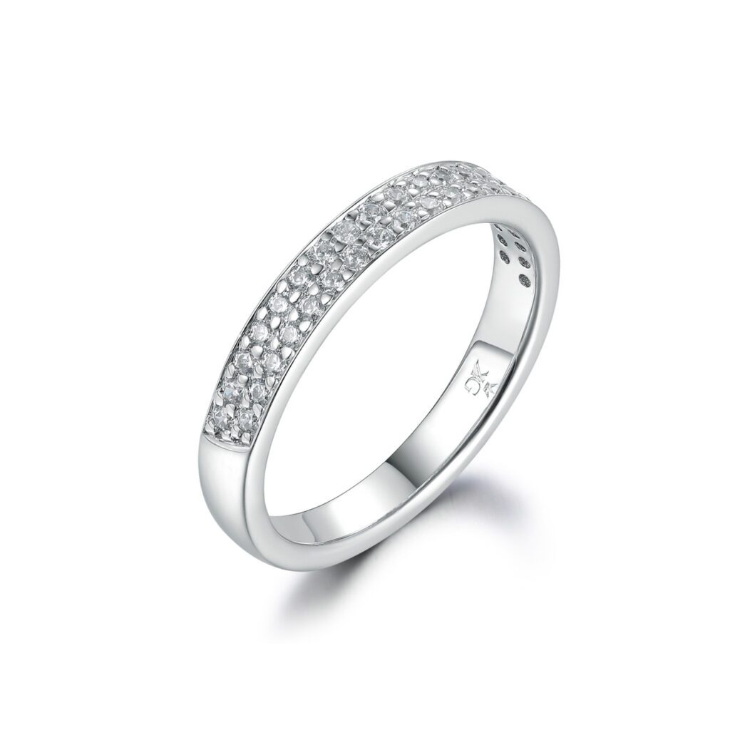 Savannah – Ring i 18k Vitguld med micropavéinfattade dubbla rader av diamanter