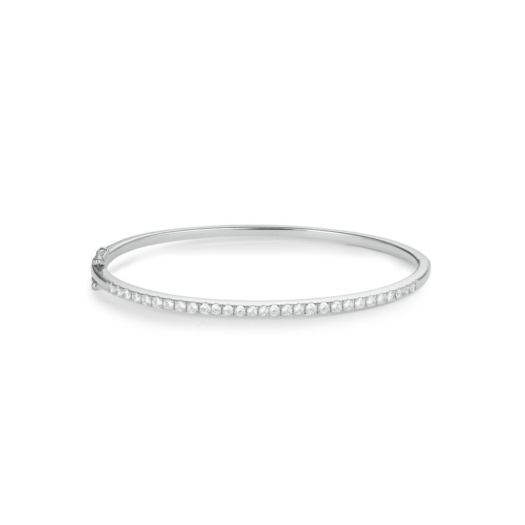 Serenity – Stelt armband i 18k Vitguld  med rad av diamanter i tidlös design