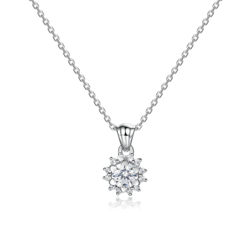 Sloane – Carmoséhalsband i 18k Vitguld med hjärtformade klor och diamanter