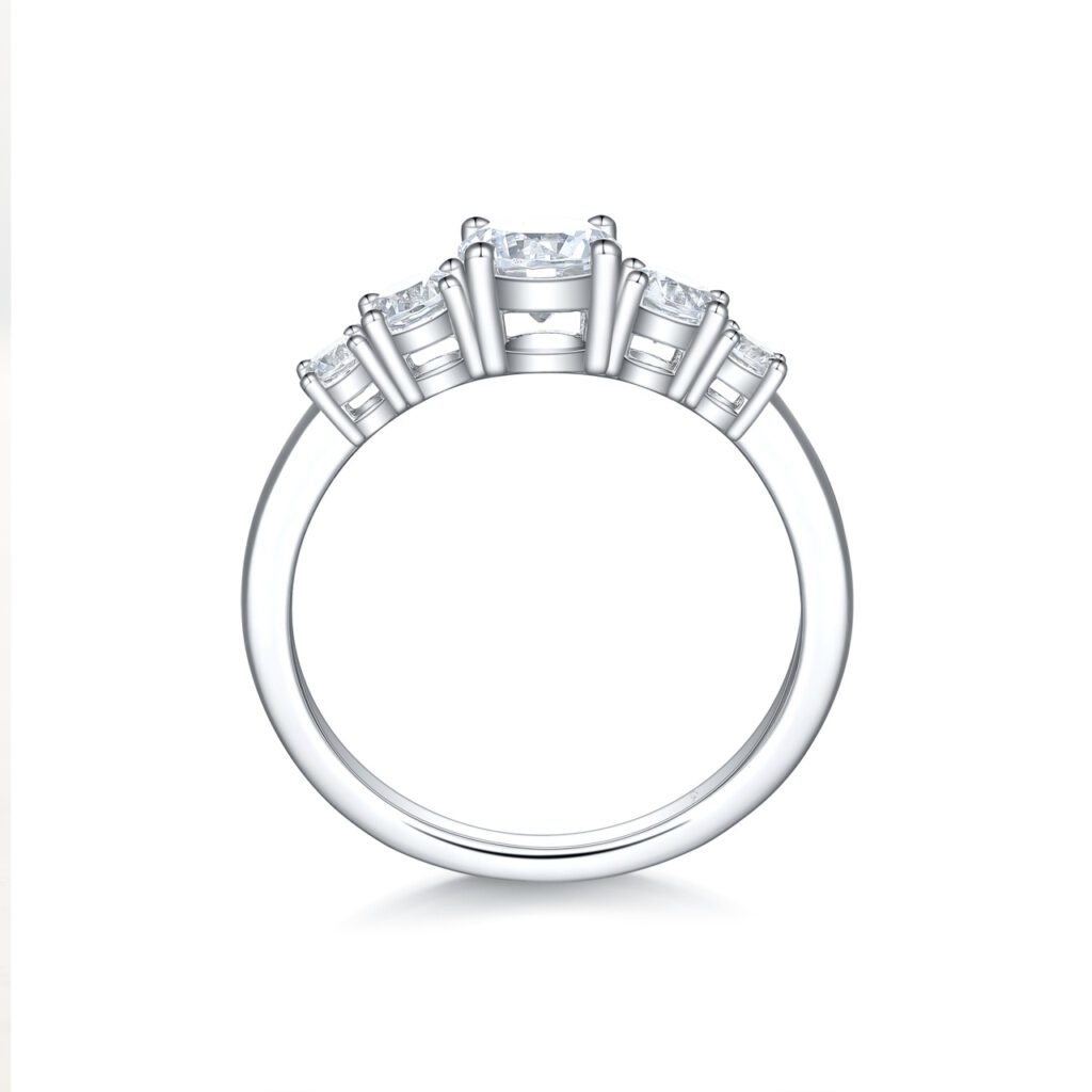 Diletta – Ring med flera stenar i 950 Platina