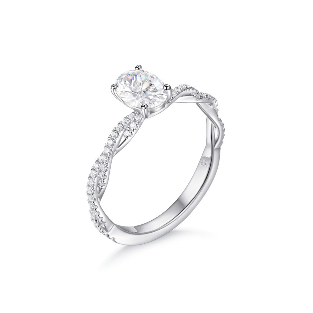 Ellie – Sidostensring med diamanter i 18k Vitguld