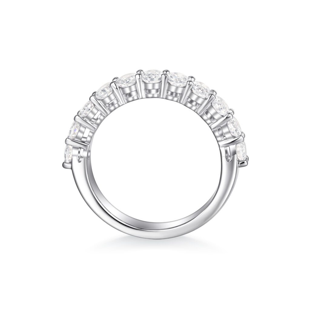 Hope – 2.2 ct Oval Alliansring i 18k Vitguld