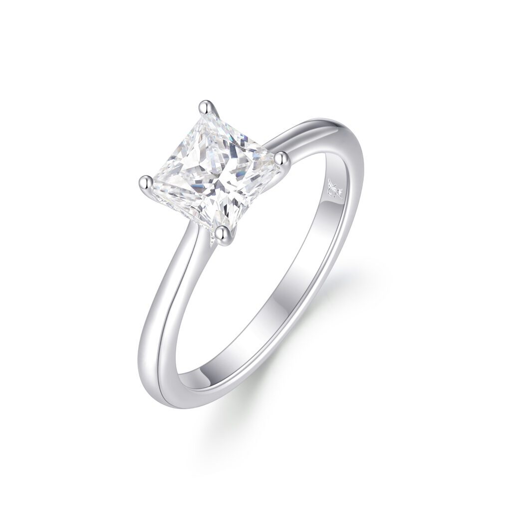 Natalia – Elegant Solitärring i 18k Vitguld med diamant