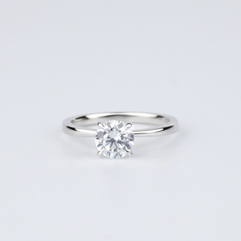 Selina – Elegant Solitärring i 18k Gulguld med diamant