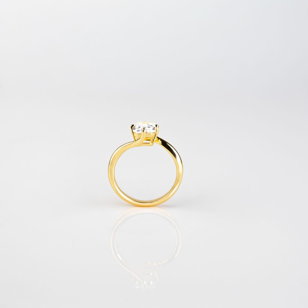 Ariel – Elegant Solitärring i 18k Gulguld