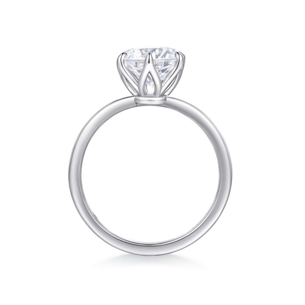 Tilia – Ring med Elegant Blomkrona i 18K Vitguld