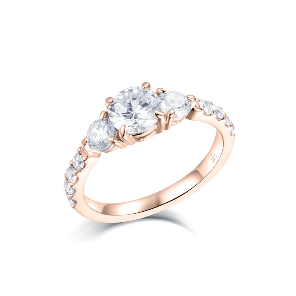 Athena – Trestensring med Sidodiamanter i 18k Roséguld