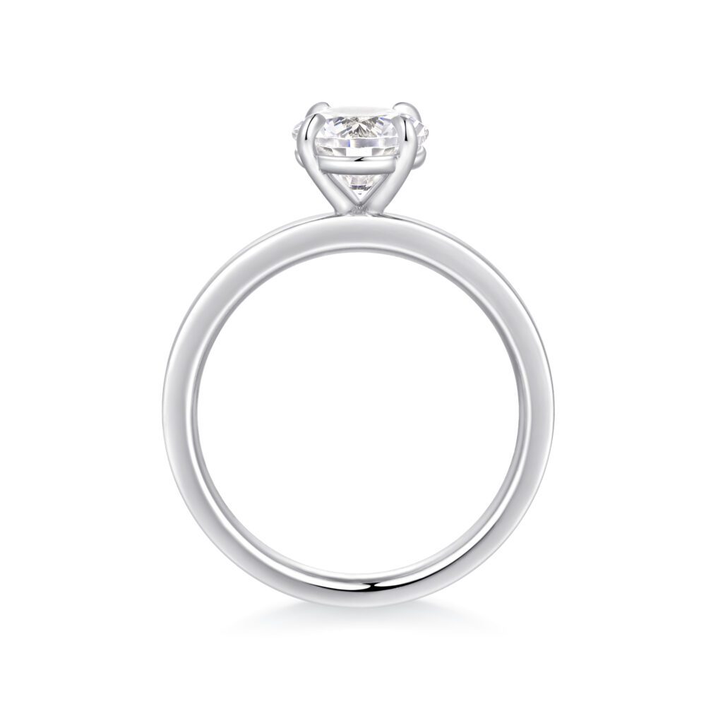 Celia Oval – Elegant Solitärring i 950 Platina