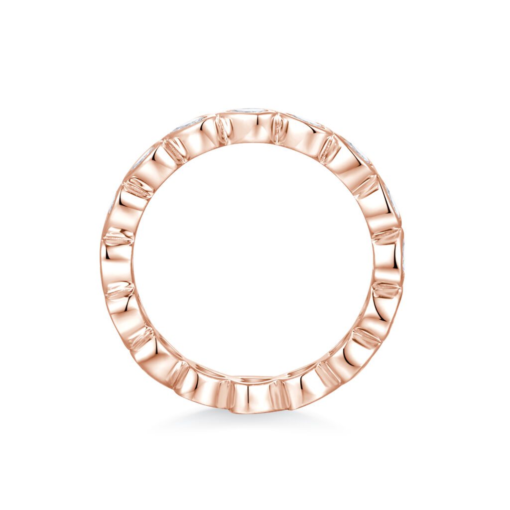 Embrace – Hjärtformade Bezel Alliansring i 18k Roséguld