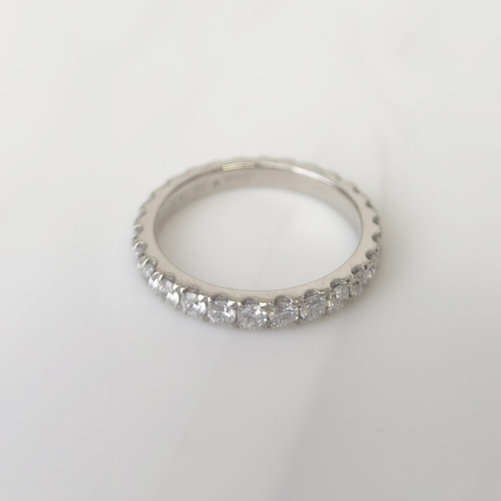 Eden 1.1 carat – Elegant Helallians i 18k Vitguld med diamanter