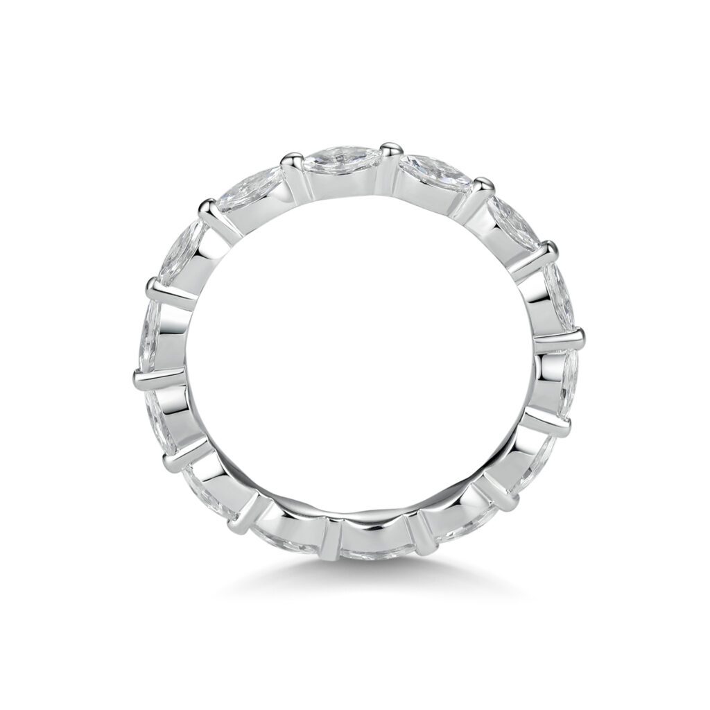 Adalaine 1.4 carat – Elegant Helallians Ring i 18k Vitguld